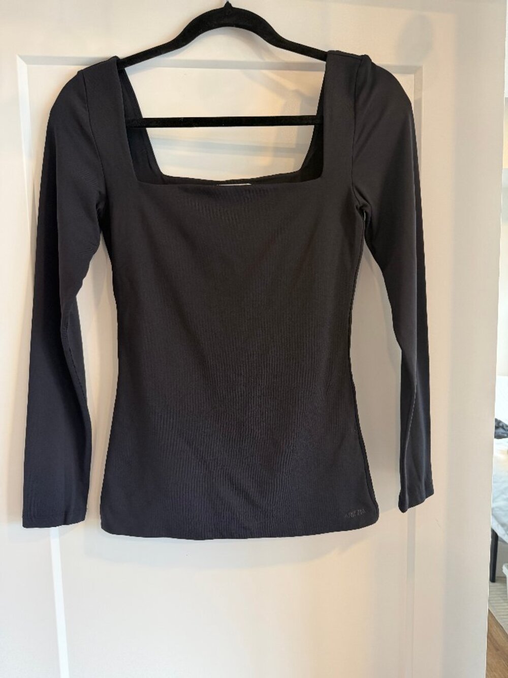 Aritzia Contour Longsleeve